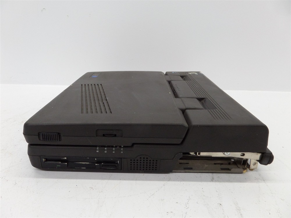 Vintage Dataworld PB9350 Laptop Computer - Broken Screen