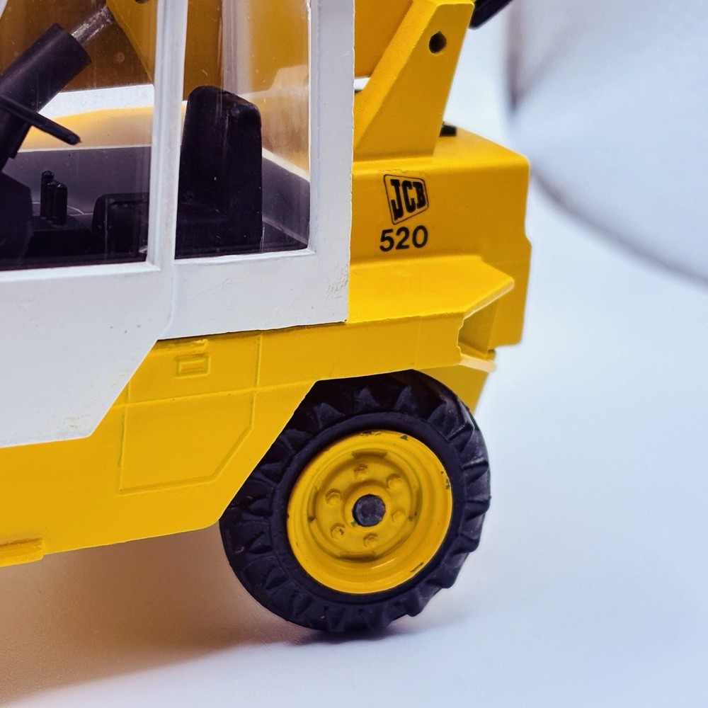 JCB 520 Telescopic Handler - NZG 1:35 Scale Diecast Model #175