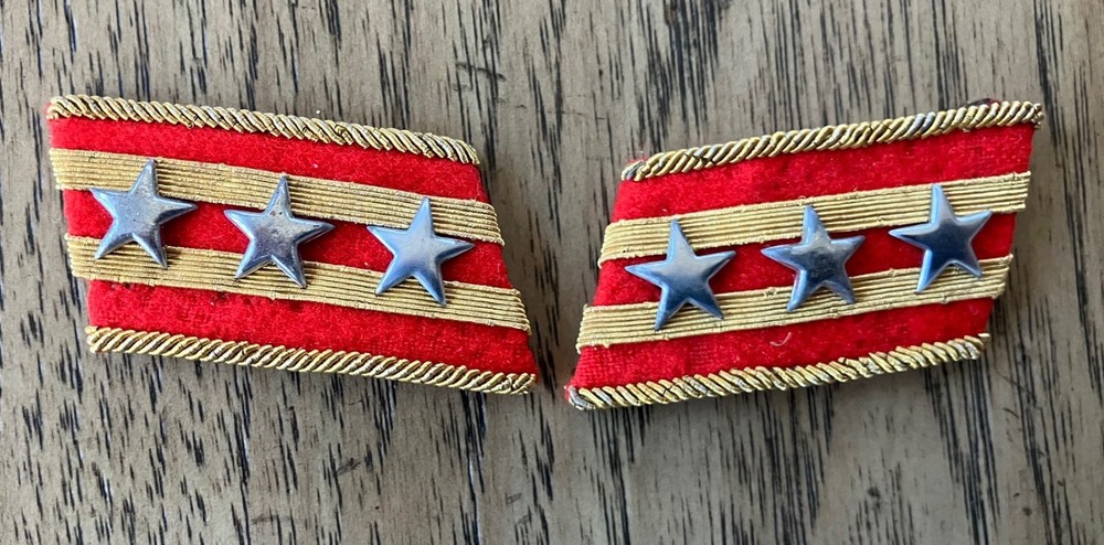 COLONEL COLLAR INSIGNIA