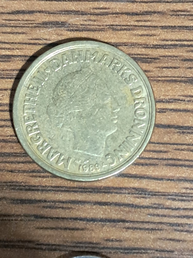 Various Foreign Coins 65-Total (b)