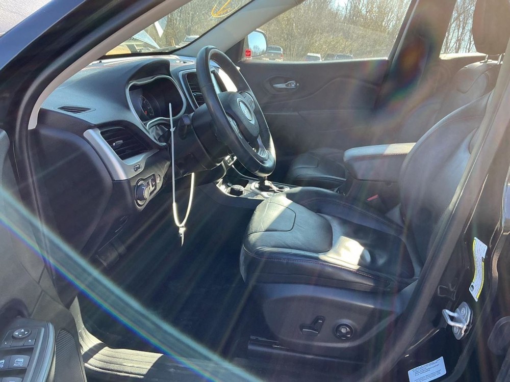 CHEROKEE 2015 Glove Box 4955911