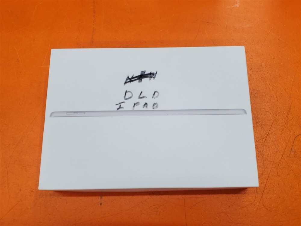 ⭐️⭐️⭐️⭐️⭐️ **EMPTY BOX** 64 GB iPad Air A2152