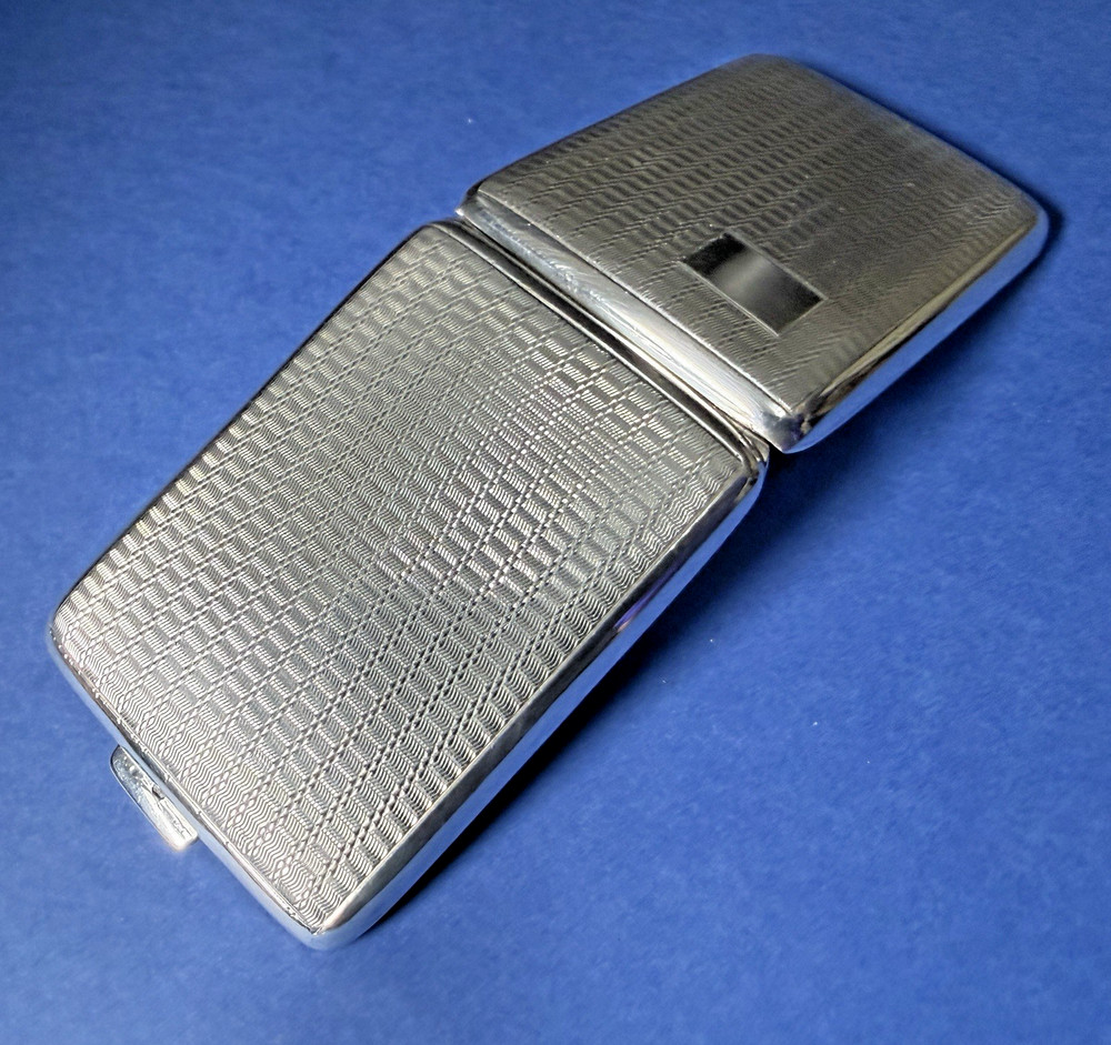 SOLID SILVER ENGINE TURNED BOOK MATCH HOLDER B'HAM 1926 BY FREDRICK FIELD