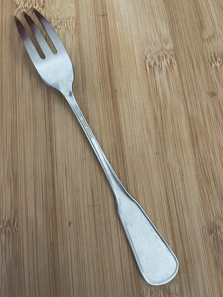 Oneida INDEPENDENCE Stainless Satin Beveled Fiddle DINNER FORK 7.5”