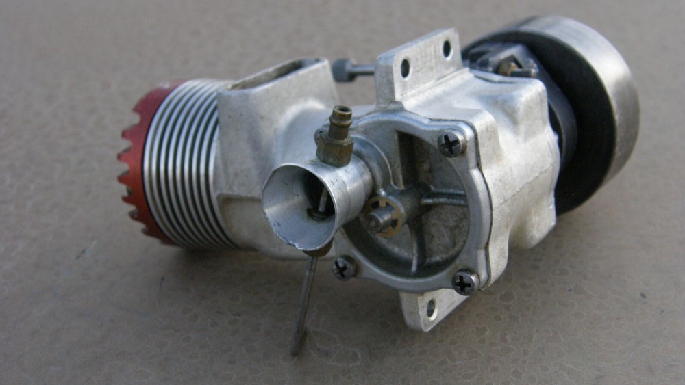 McCoy .60 Red Head Spark Ignition Gas/Nitro Engine McCoy Invader Tether Car Nice