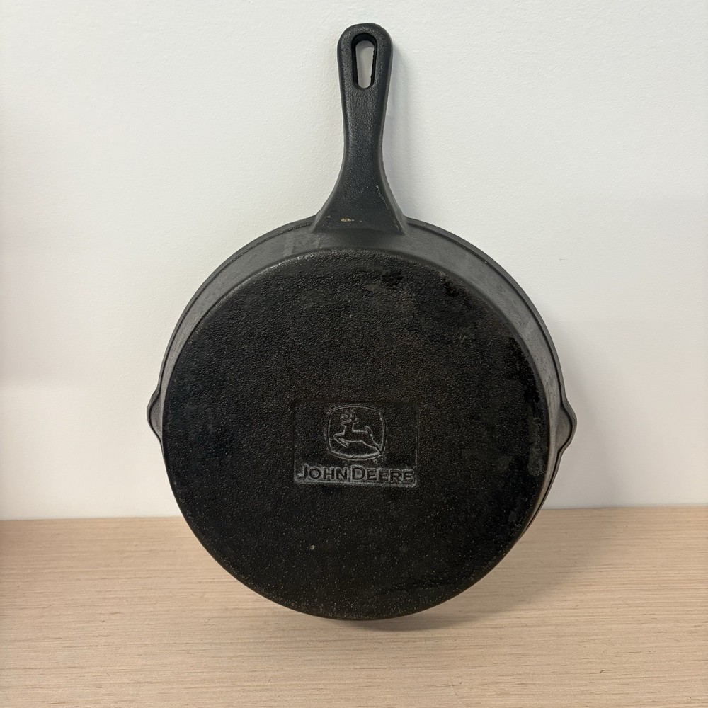 John Deere 10" Cast Iron Skillet Pan Logo Lightly Used