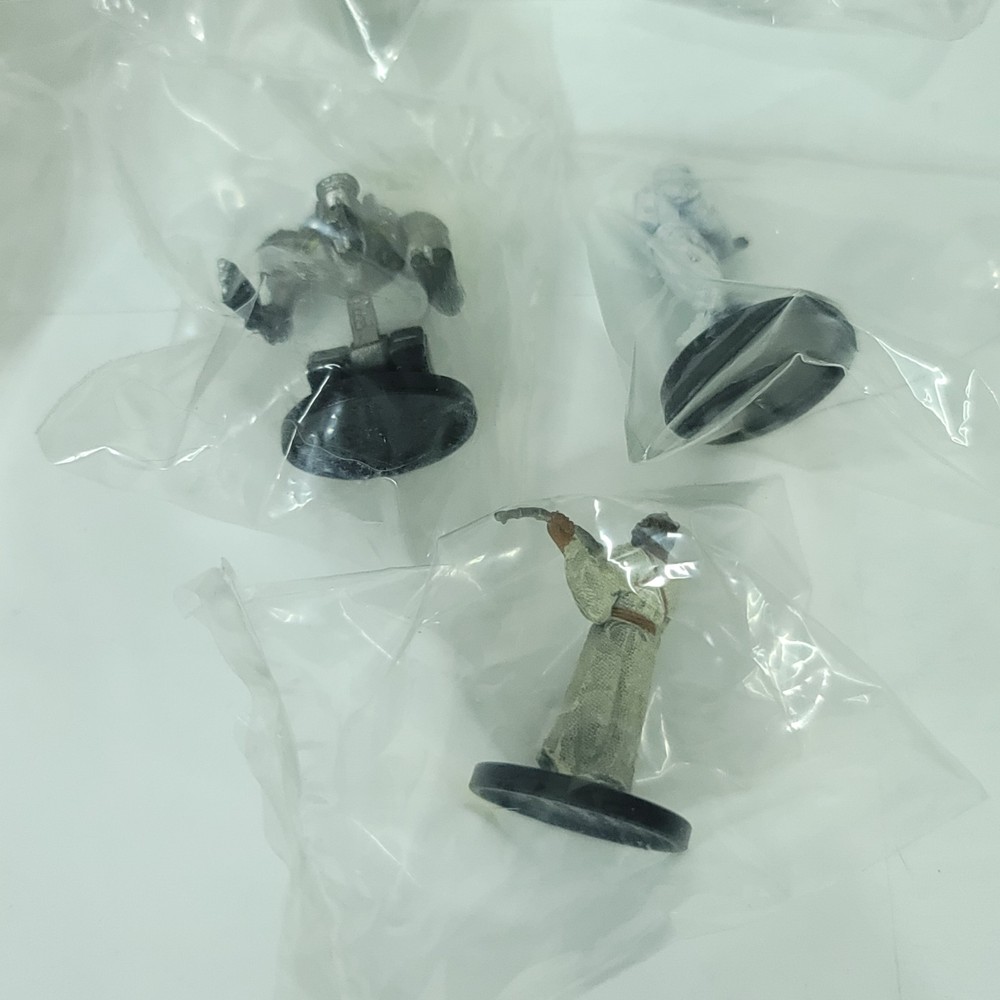 Star Wars Miniatures The Force Unleashed Maris Brood Booster Pack Open box 6 fig