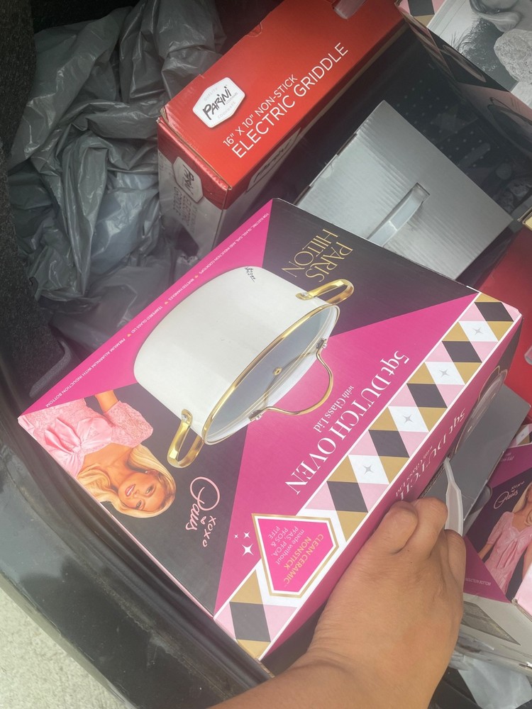 cookware set ( Paris Hilton)