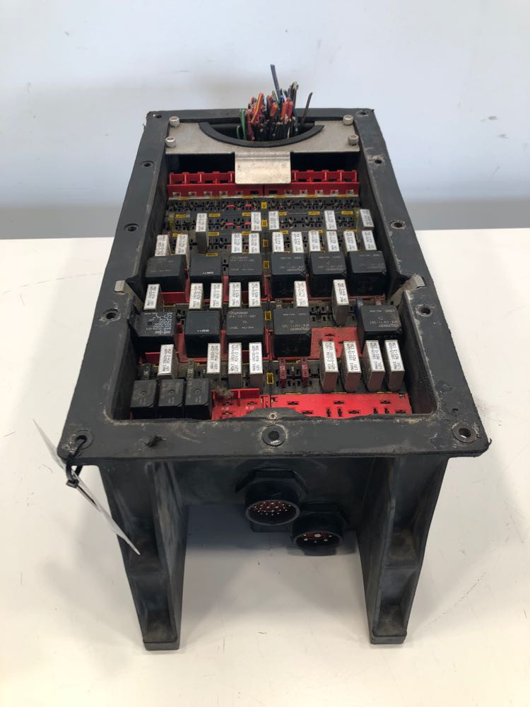 2013 Peterbilt 386 Fuse Panel (628-10118)