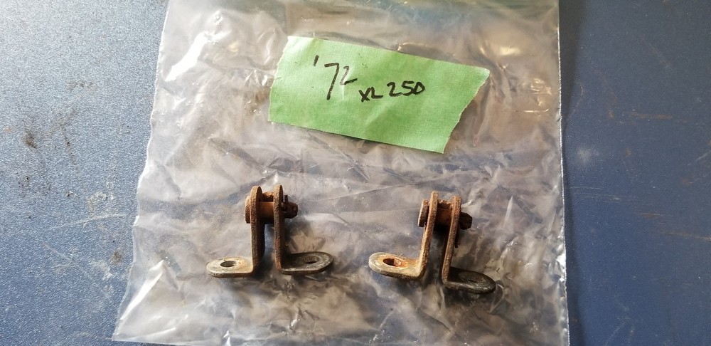 '72 Xl250 Seat Mounts