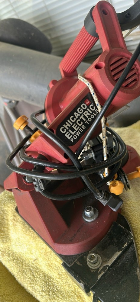 CHICAGO ELECTRIC POWER TOOLS #68221 ELECTRIC CHAIN SAW SHARPENER