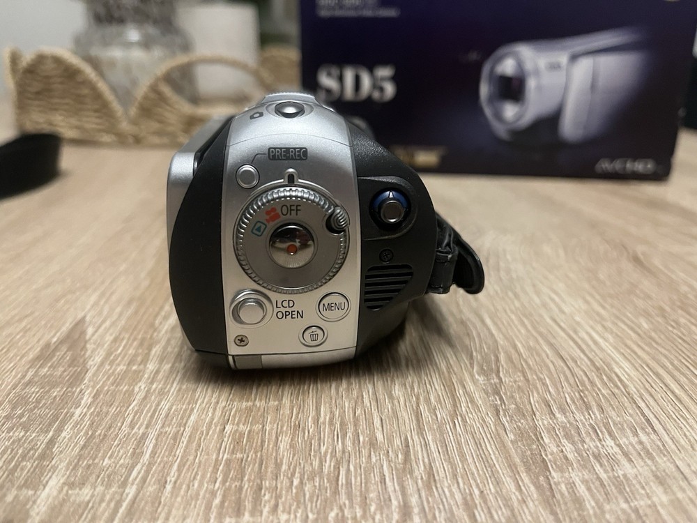 Panasonic HDC-SD5 HD Handheld Digital Camcorder - Silver