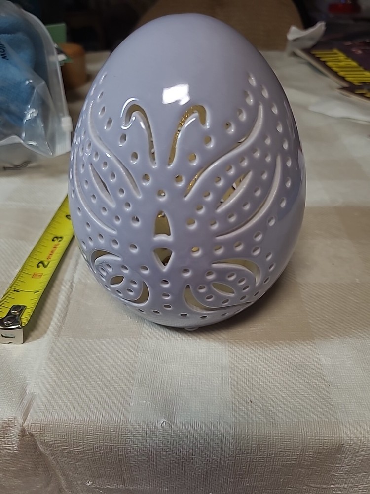 LIGHTED EGG NIGHT LIGHT OR DECORATION PURPLE