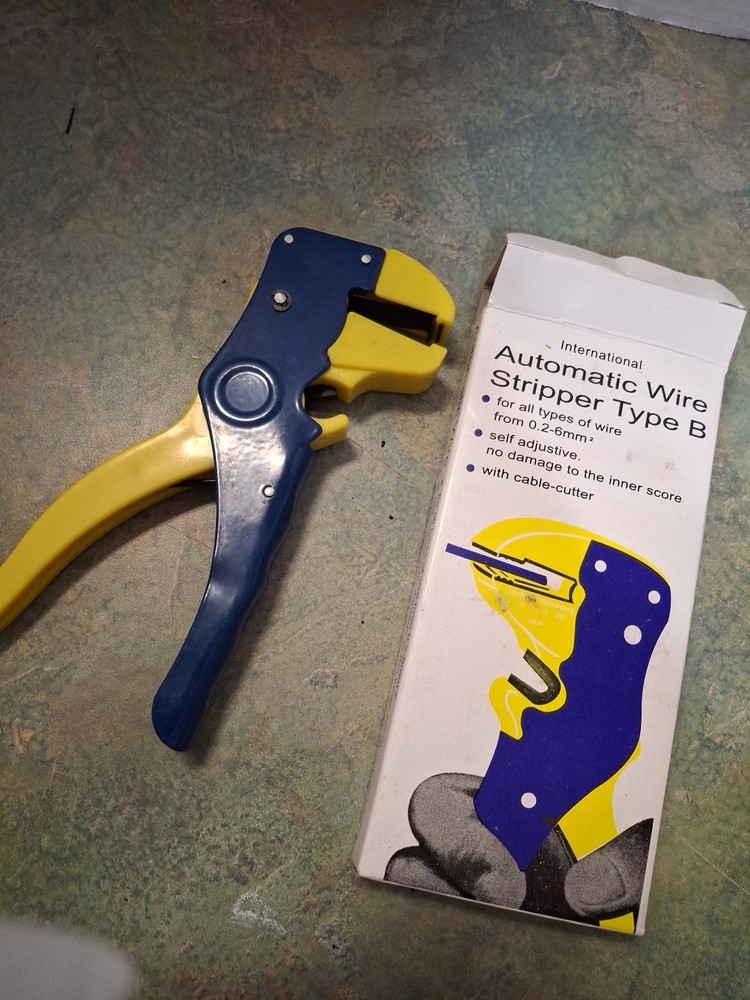 International Automatic Wire Stripper Type B - with CABLE CUTTER