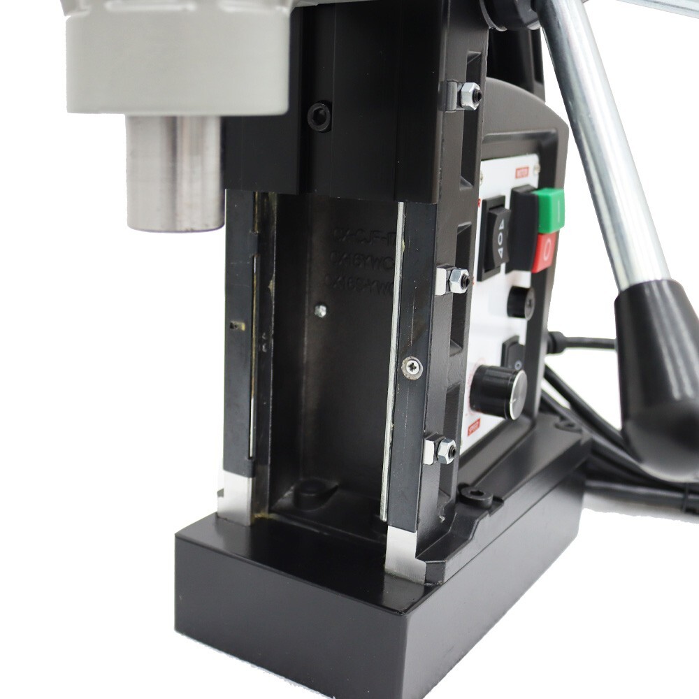 Portable Multi-functional Magnetic Drill Threading Machine 17000N 110V φ23mm