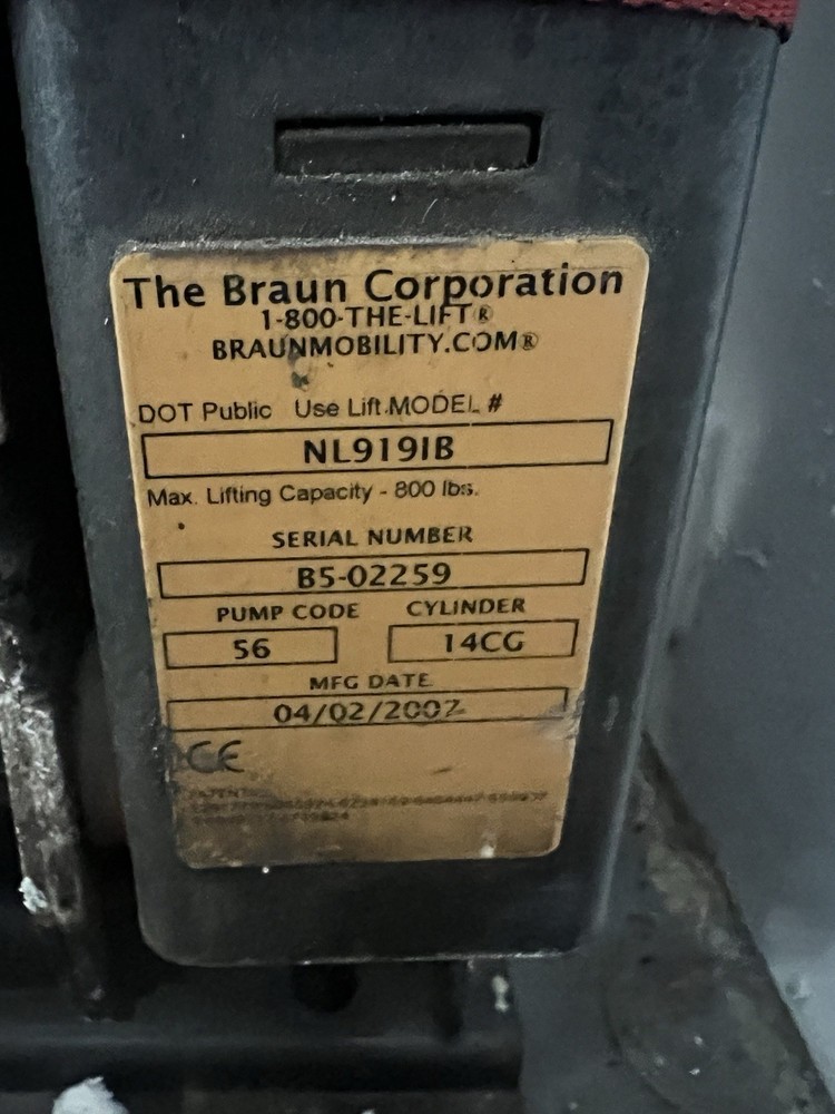 Braun Millennium Series Lift