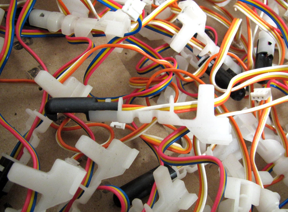 Honeywell 50053955-001 2-5/8" Long Water Heater Gas Valve Temperature Sensor