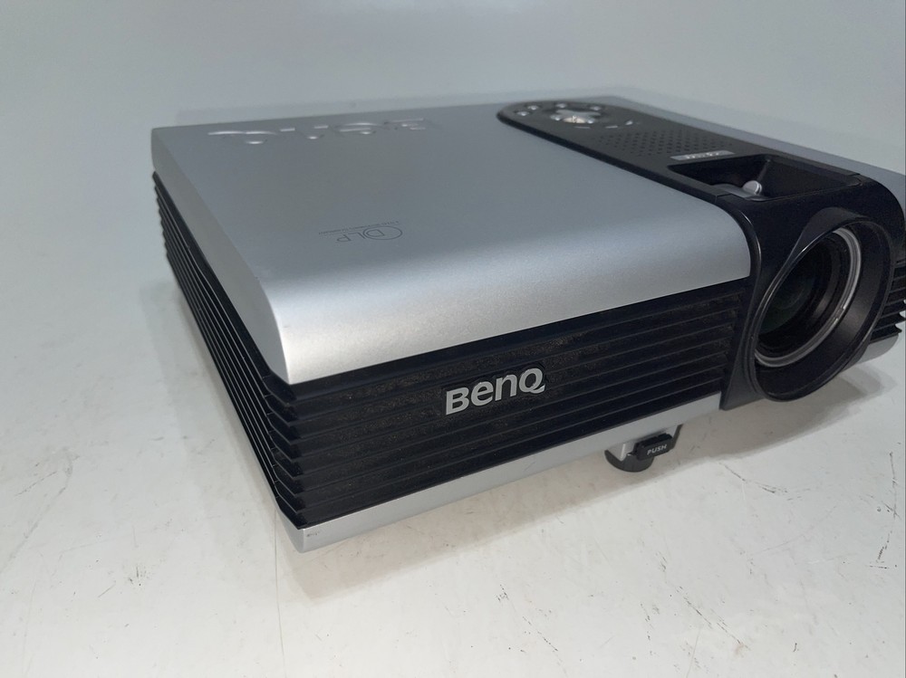 Benq PB7100 DLP Projector Read Description
