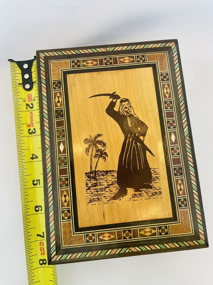 middle eastern wood felt lined , Hinged box. Intricate Details