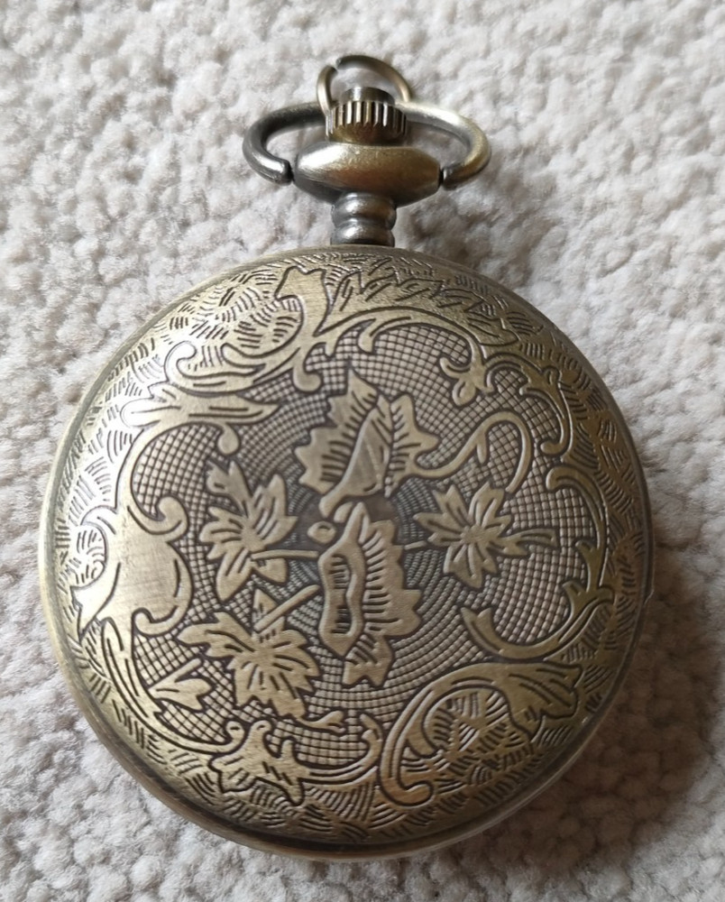 Rose Design Quartz Pocket Watch - Bronze effect without chain - requires battery