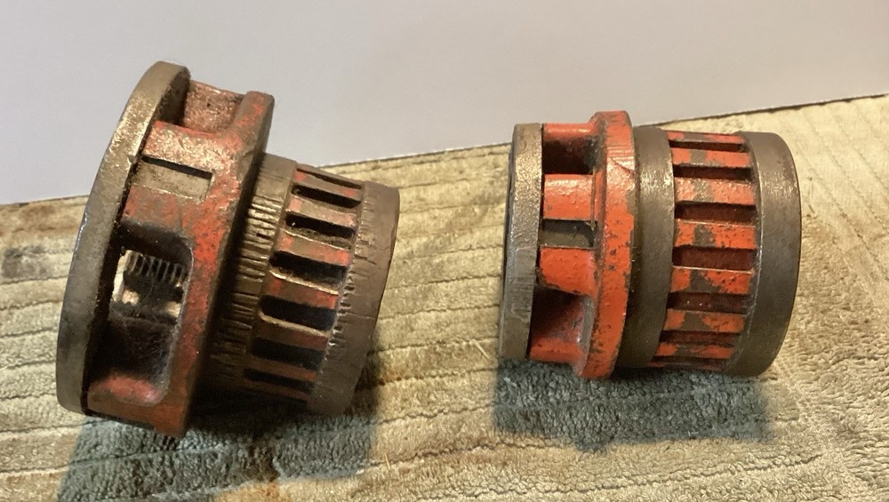 2 TOLEDO Pipe Threader