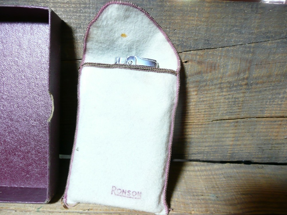 Vintage RONSON Mastercase Lighter with box