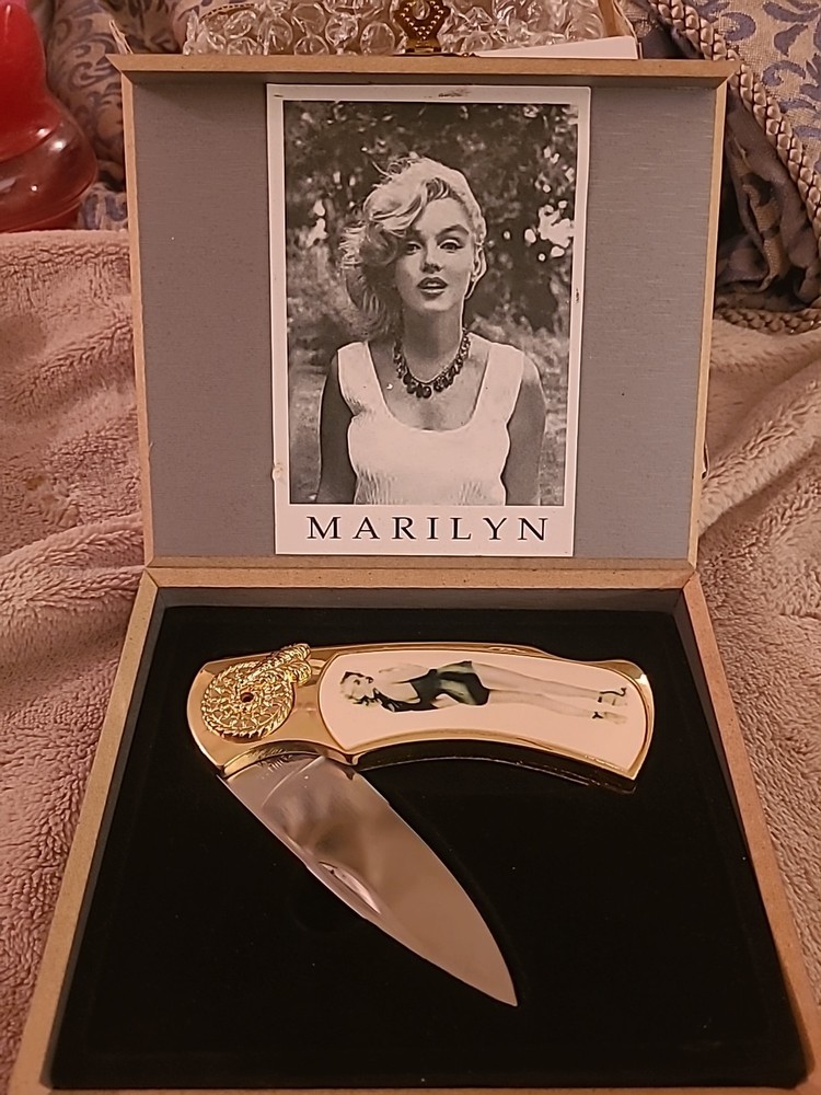 Vtg MARILYN MONROE pocket Knife