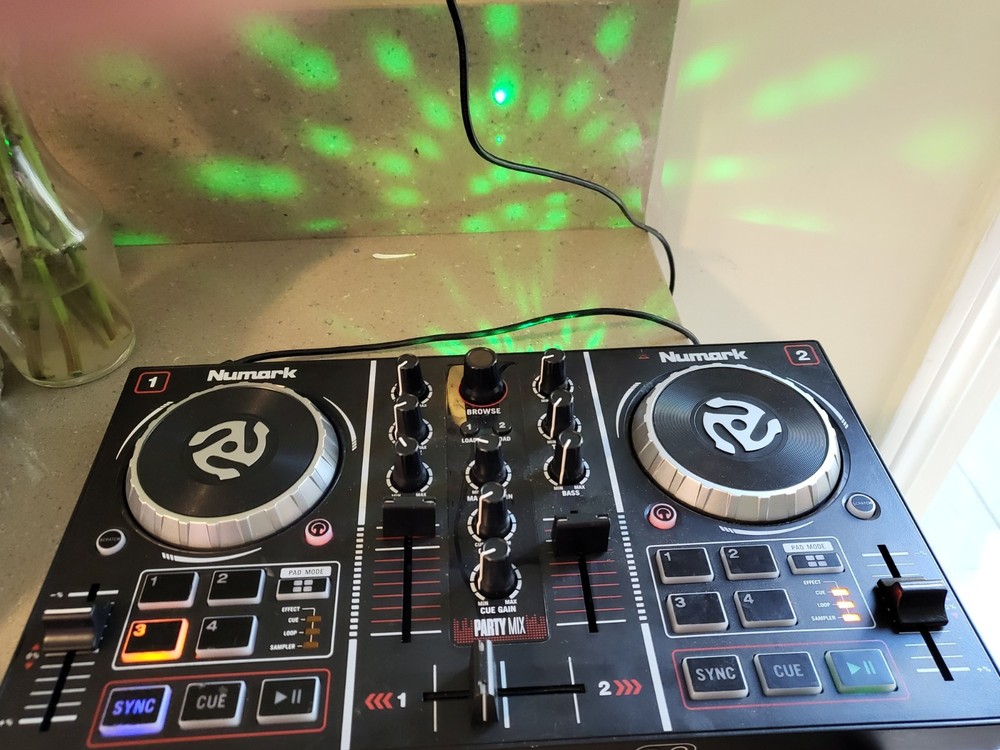 Numark Party Mix DJ Controller With Built In Light Show.