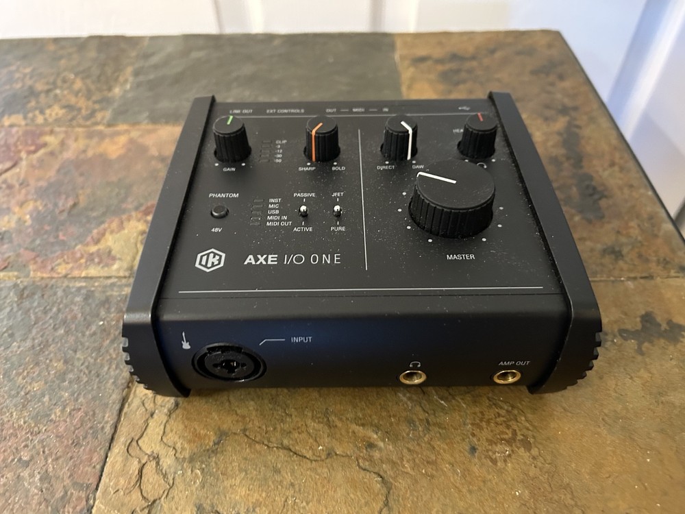 IK Multimedia Axe I/O One USB Audio / Midi Interface & USB Cable