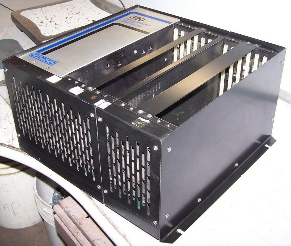 CAMCO 320C-02 PROGRAMMABLE MOTION CONTROLLER 12 MODULE CHASSIS