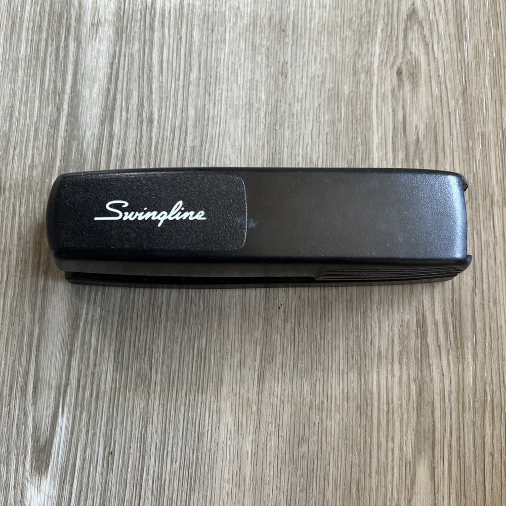 Swingline Model 545xx Classic Black Desk Stapler Light Duty