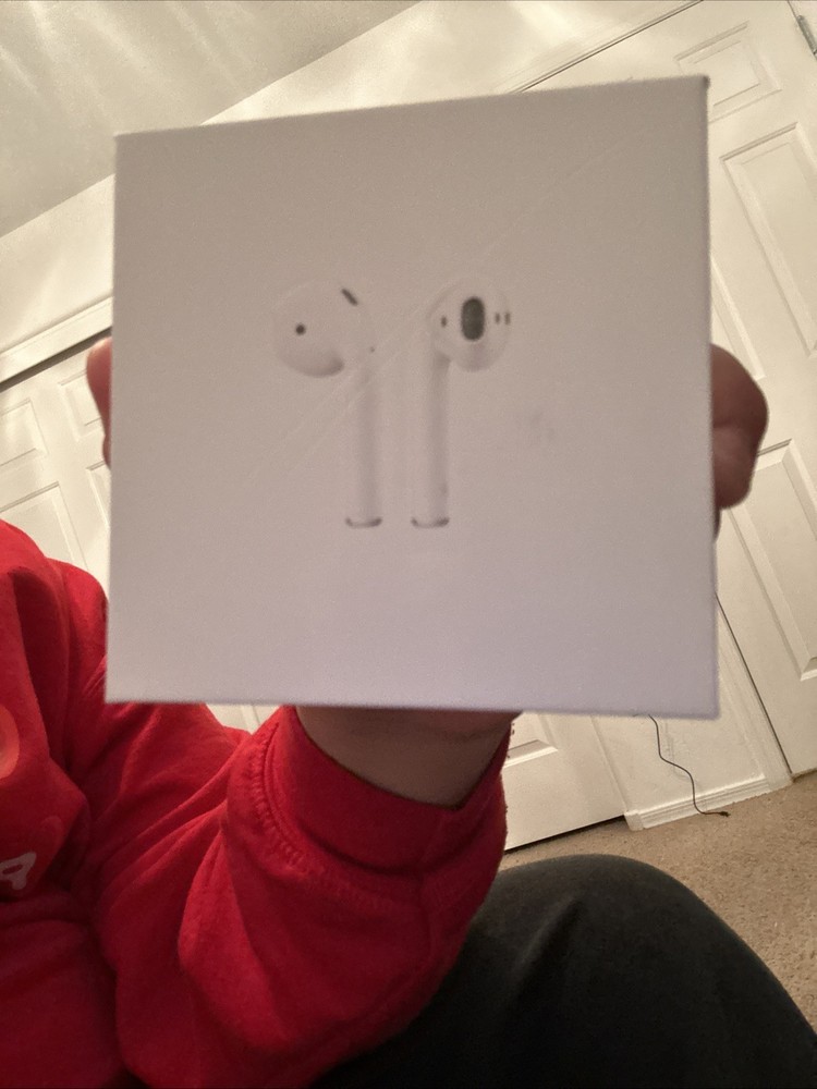 Slightly used AirPod Gen 2