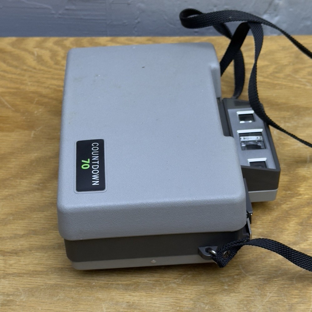 Vintage Polaroid Countdown 70 Land Camera w/ High Power Flash And Case UNTESTED