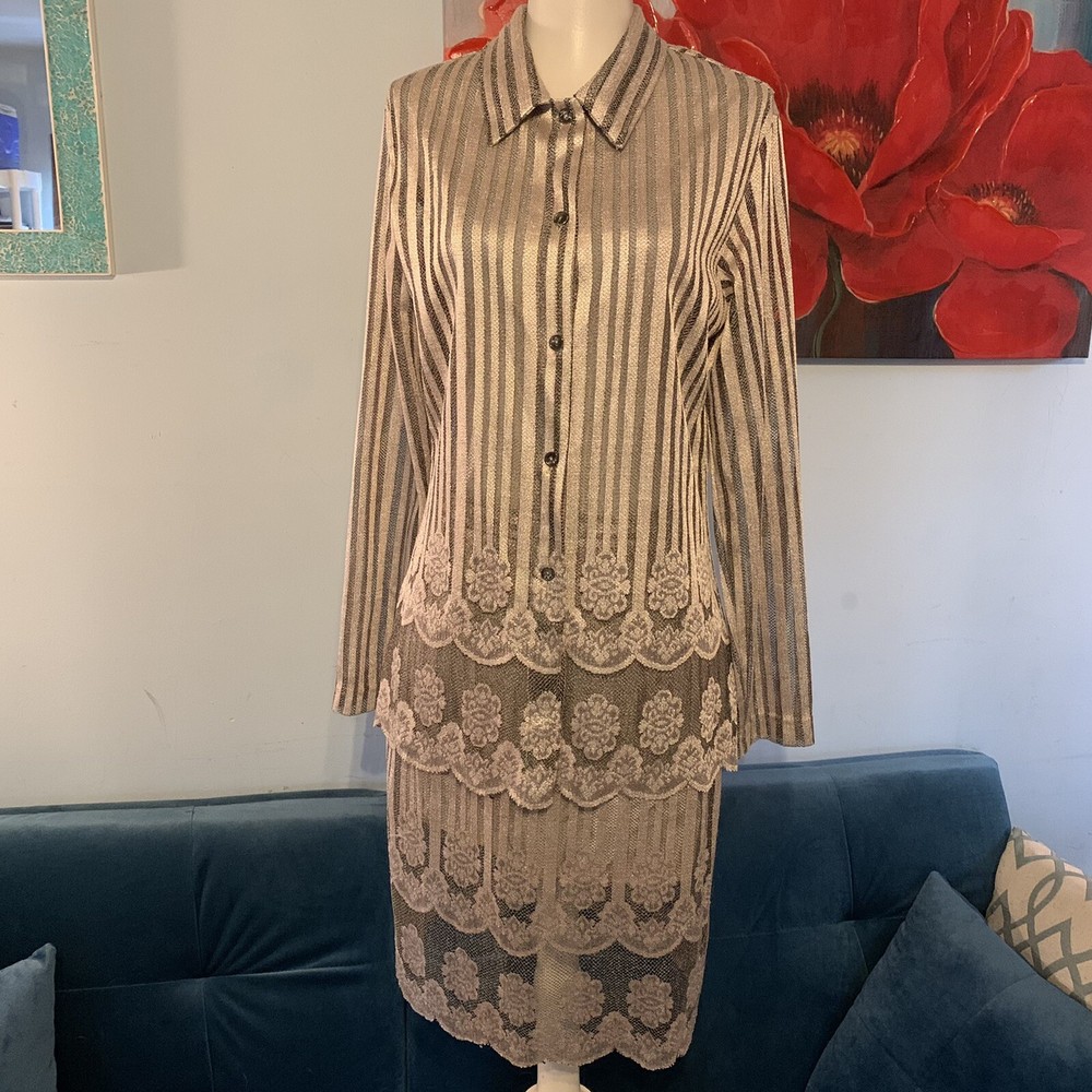 Davido Skirt Set Outfit Top Size 8 EUC