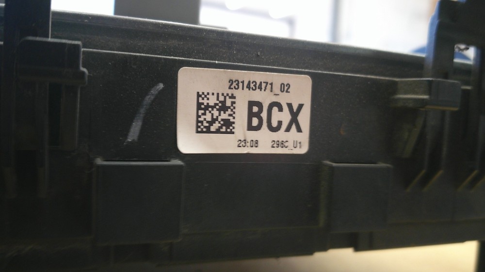 2014 SIERRA DENALI 1500 ENGINE FUSE BOX 23143471