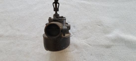 VINTAGE ORIGINAL FORD CARBURATOR