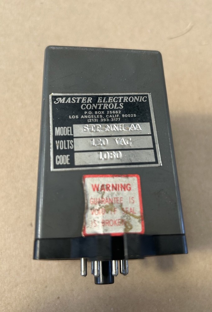New Omron Solid State Synchronous Motor Timer STP-MNH-AA-UA 10 Sec