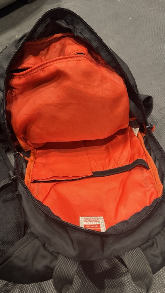 Burton Ski/Snowboarding Black Backpack Adjustable Straps Great Condition