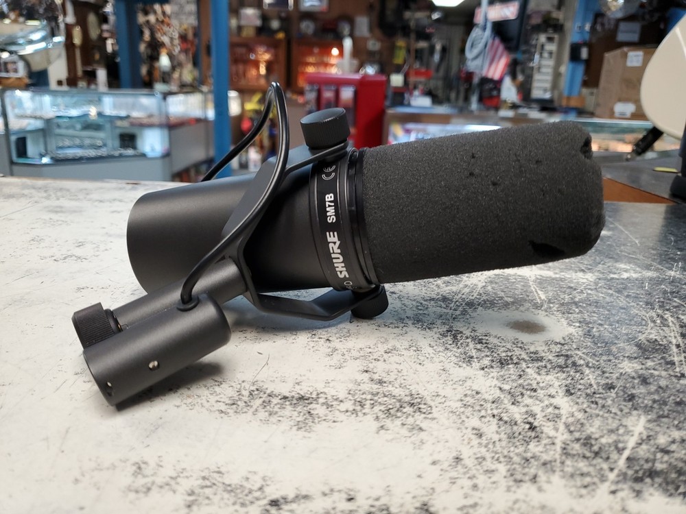 Shure SM7B Cardioid Dynamic Vocal Broadcast Microphone