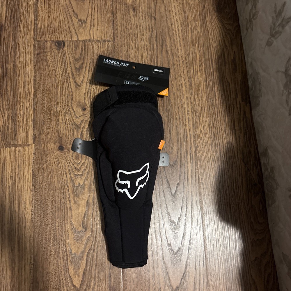 Fox Launch D30 Knee/Shin Guard Small