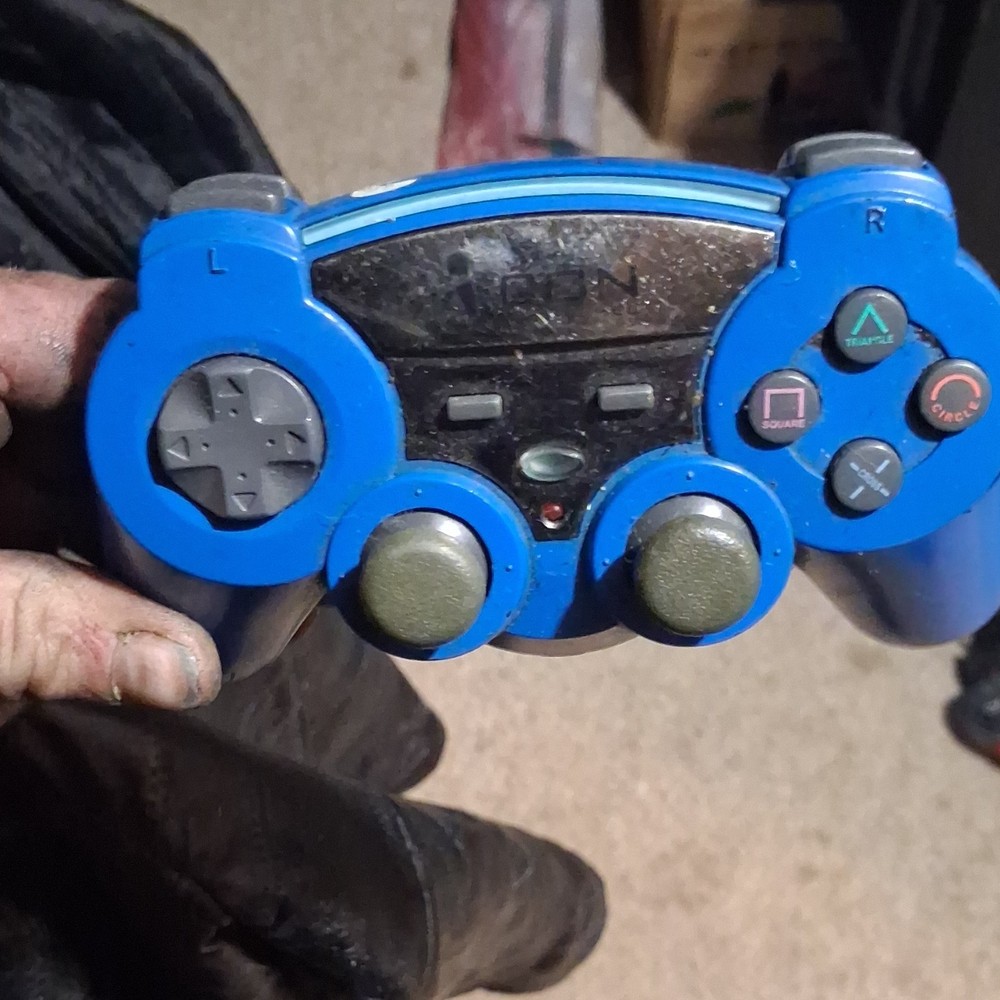 ICON Wireless Ergonomic Controller Blue for PlayStation 2