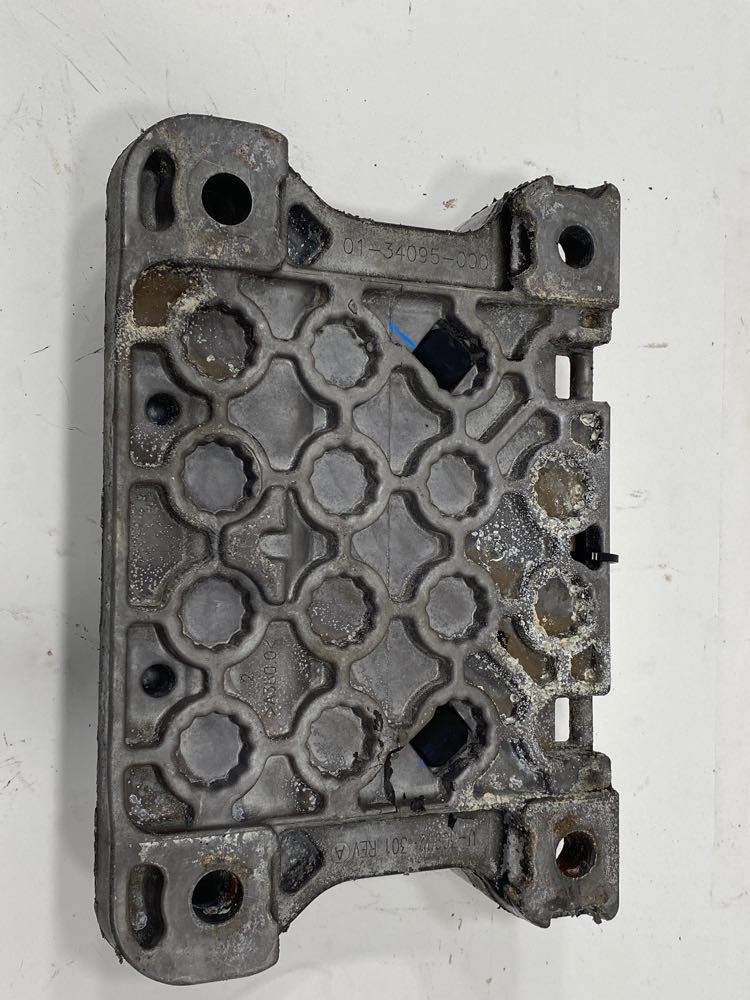 Freightliner Engine Mount 0134095000 (548-12873)