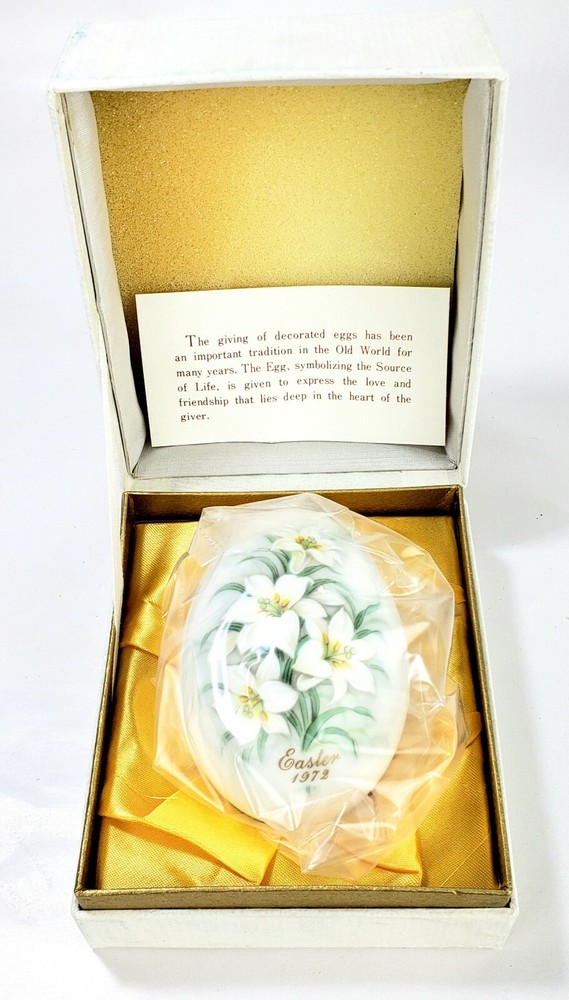 Noritake 1972 Bone Easter Egg Japan Lilies