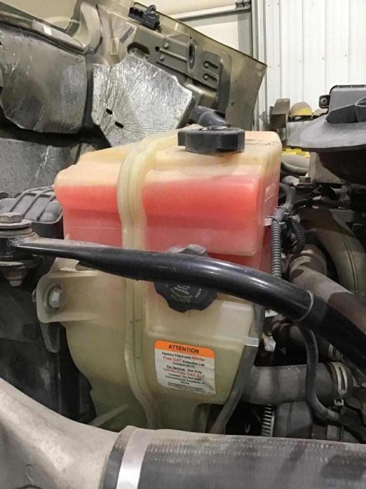 For 2017 FREIGHTLINER CASCADIA 113 RADIATOR OVERFLOW TANK ,  MN