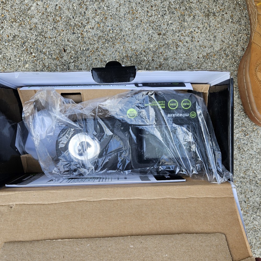 Milwaukee MA871 Digital Brix Refractometer 0–85%