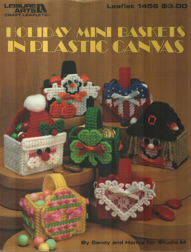 HOLIDAY MINI BASKETS SANTA GHOST WITCH HEART PLASTIC CANVAS PATTERN LEAFLET