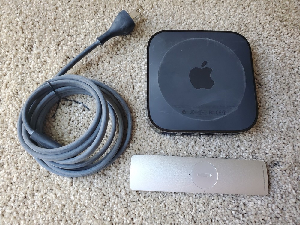 Apple TV (3rd Generation) Model A1427 w/ Remote & Power Cable - TESTED WORKING