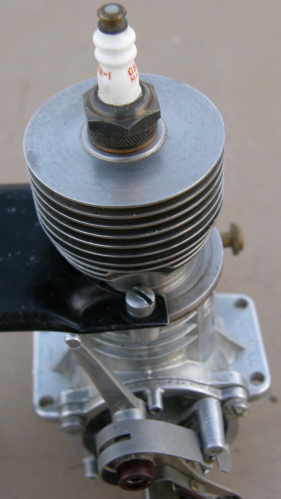 OK 60 TORONADO RACEWAY TETHER CAR / MARINE Spark Ignition Model Engine