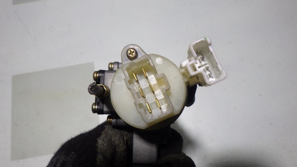 06 KIA SPECTRA Ignition W/Key
