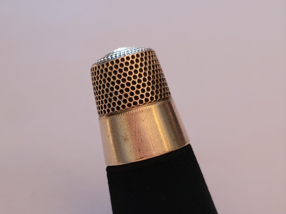 Simons Bros ~ Handsome Vintage Sterling Thimble ~ Size 8